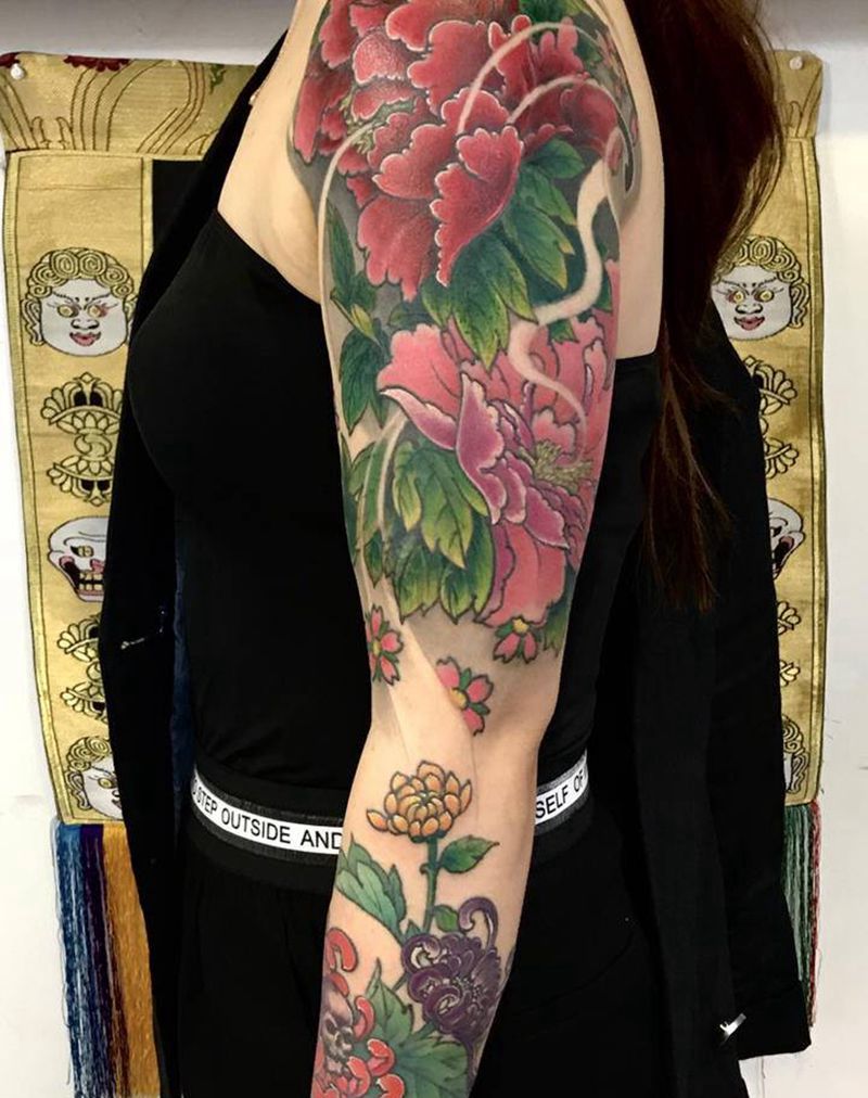 花儿臂纹身图片_手臂新传统老传统纹身图案