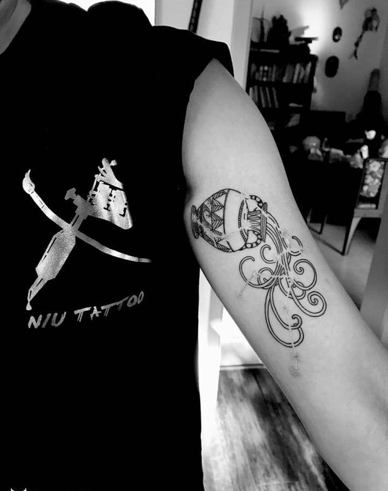 水瓶座纹身图片_手臂图腾几何纹身图案