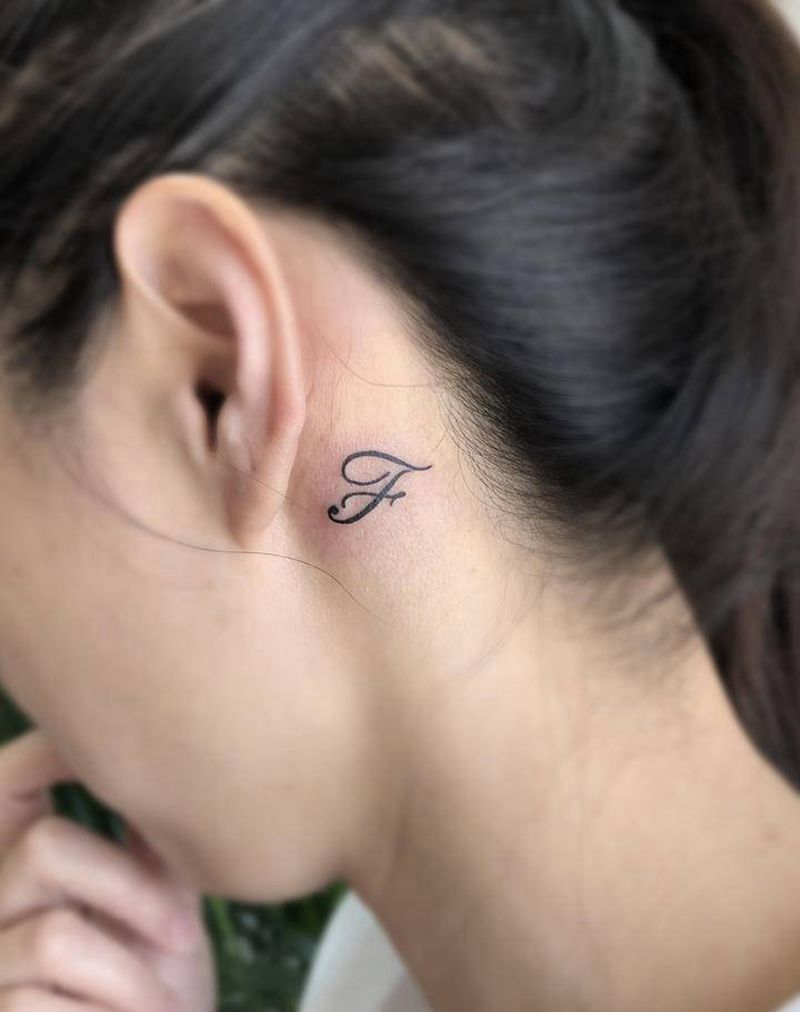 F纹身图片_颈部图腾纹身图案