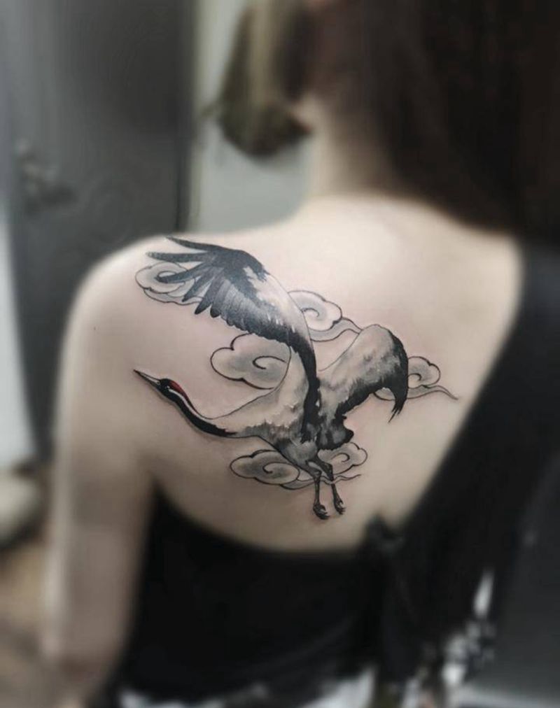 水墨仙鹤纹身图片_背部肩部水墨新传统纹身图案
