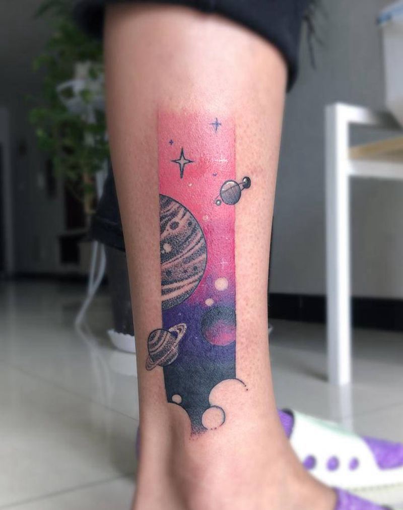 宇宙纹身图片_腿部New School纹身图案