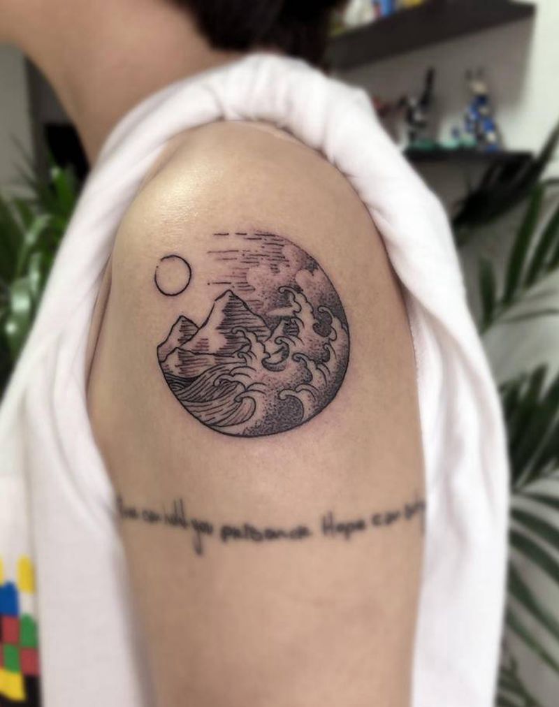 小清新纹身图片_肩部图腾点刺纹身图案