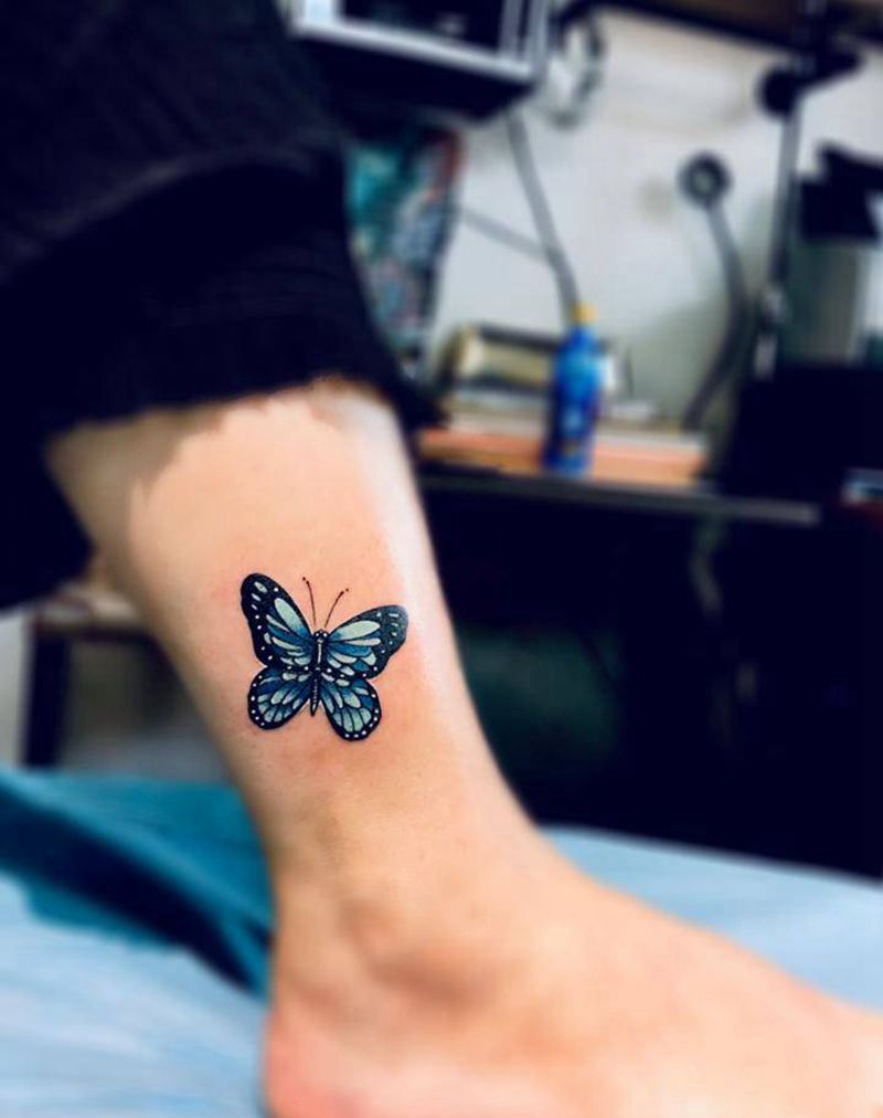 蝴蝶纹身图片_脚部腿部水彩欧美写实纹身图案