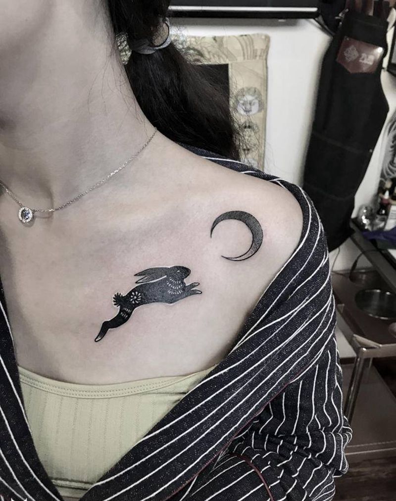 兔子纹身图片_胸部图腾点刺纹身图案