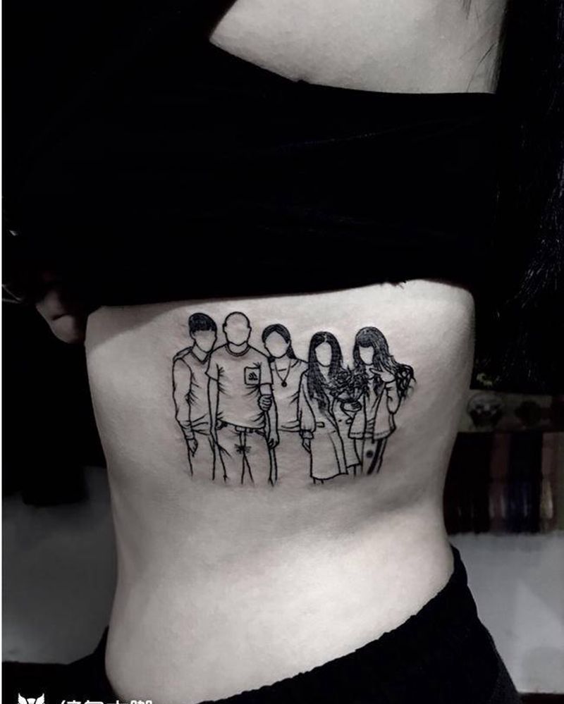 全家福纹身图片_腰部腹部几何点刺纹身图案