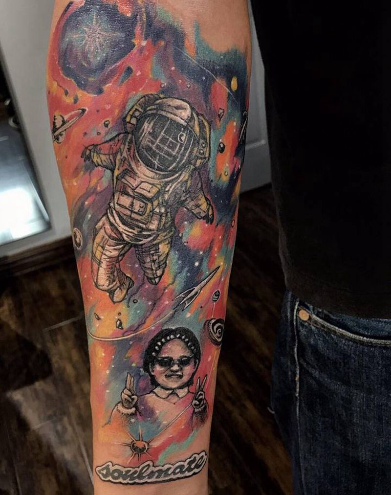 宇宙梦纹身图片_手臂欧美写实水彩纹身图案