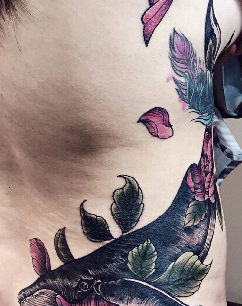 鲸纹身图片_背部臀部欧美写实水彩纹身图案