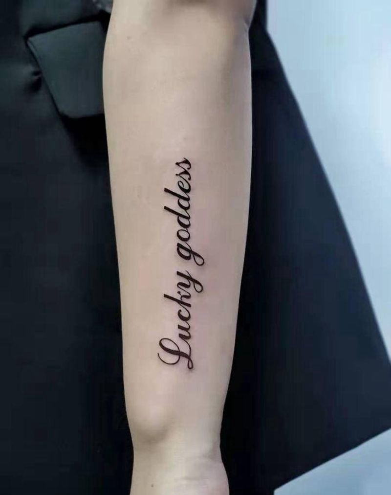 英文字母纹身图片_手臂纹身图案