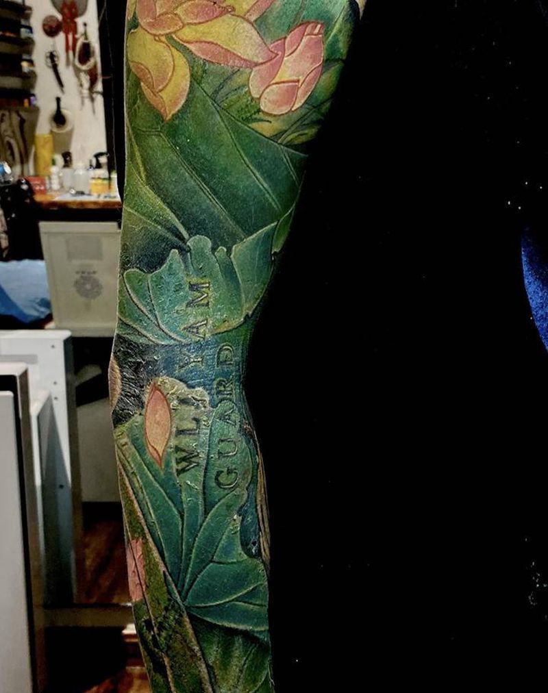 荷花纹身图片_手臂新传统纹身图案