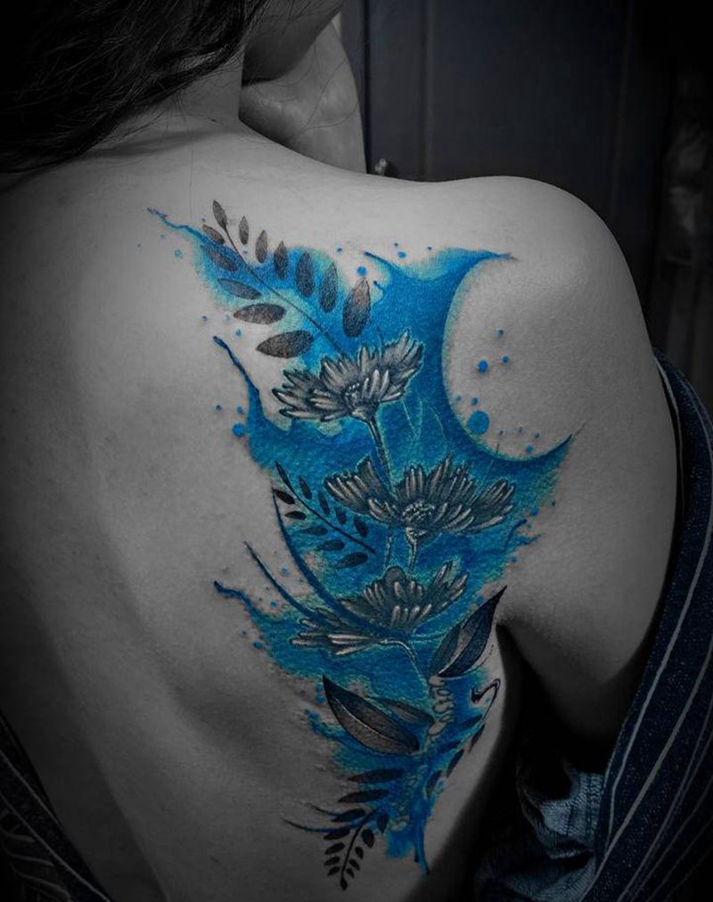 花纹身图片_背部肩部欧美写实水彩纹身图案