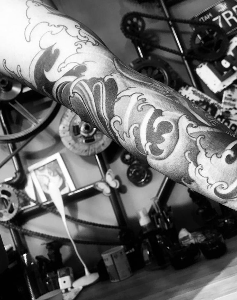 浪花一朵朵纹身图片_手臂新传统纹身图案