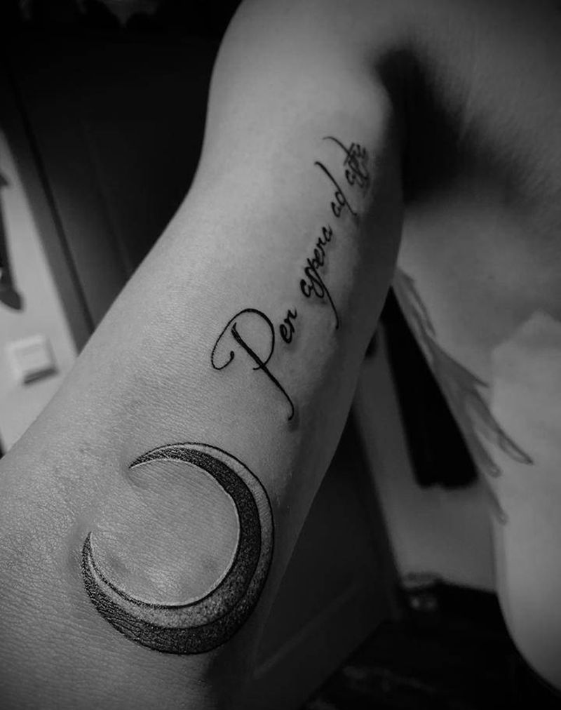 拉丁文纹身图片_手臂花体字图腾纹身图案