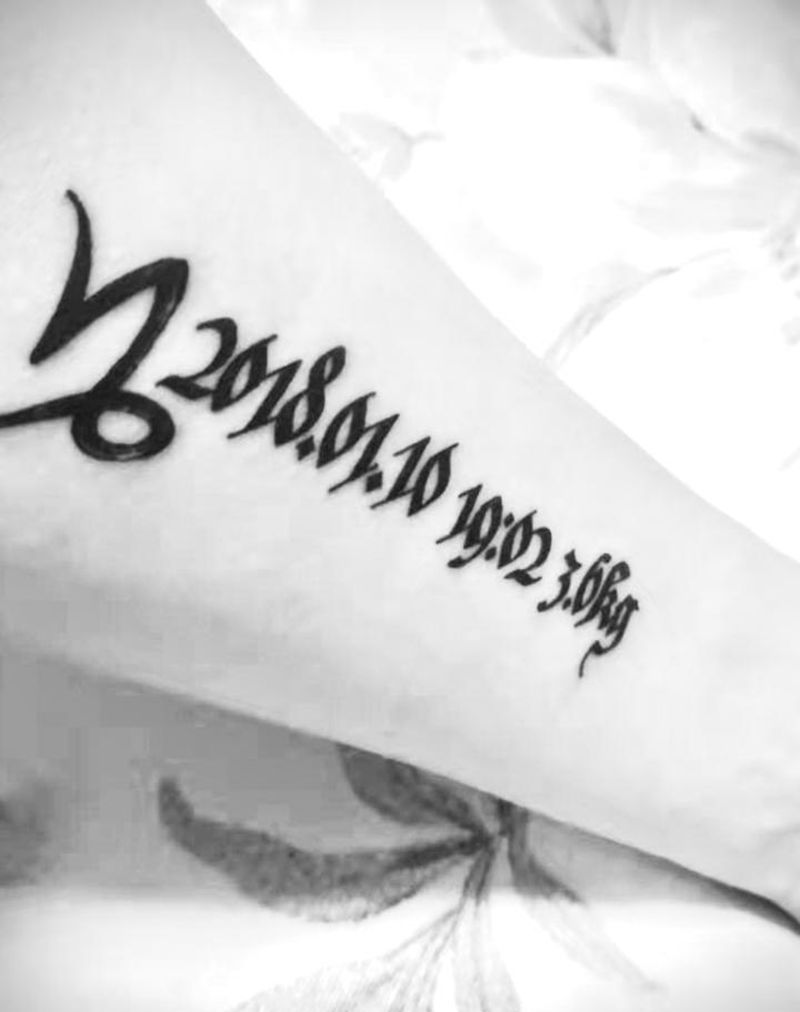 星座数字纹身图片_手臂花体字图腾纹身图案