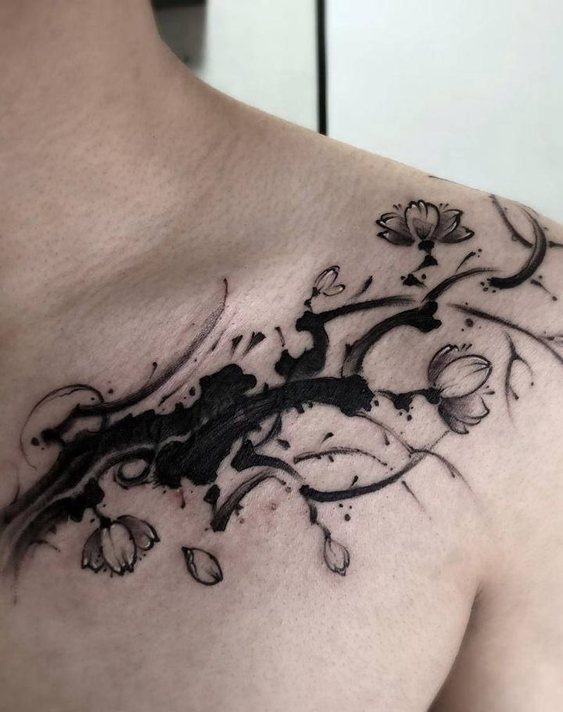 梅花纹身图片_胸部新传统水墨纹身图案