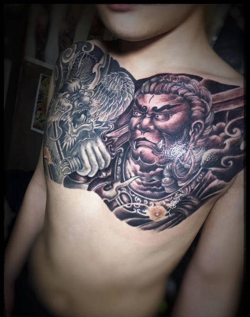 花胸龙不动尊纹身图片_胸部新传统纹身图案