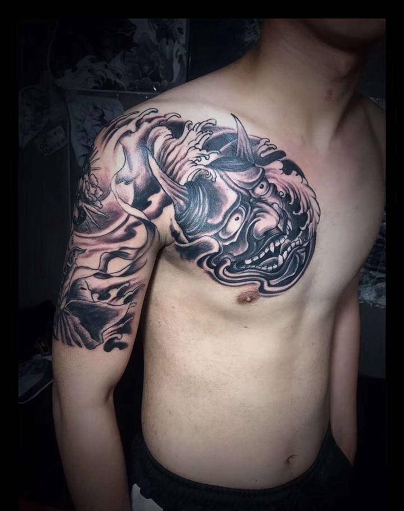 半甲般若艺妓纹身图片_胸部新传统纹身图案