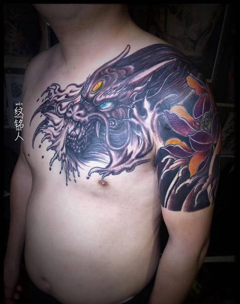 过肩龙遮盖无痛纹身图片_肩部手臂新传统纹身图案