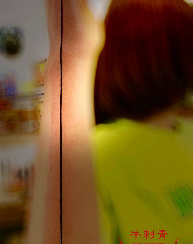 线纹身图片_手臂几何纹身图案