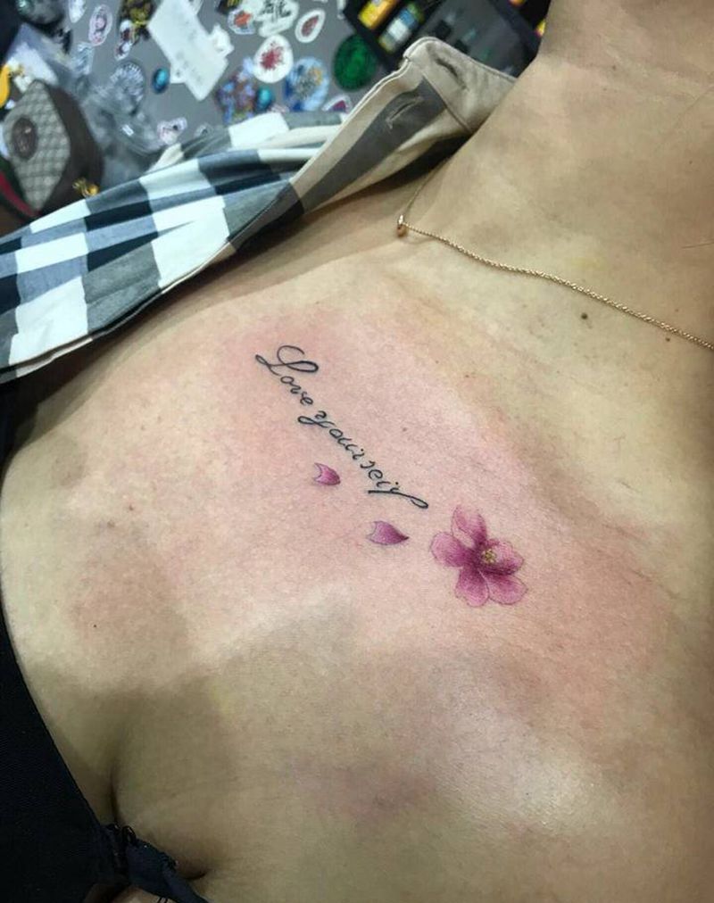 锁骨纹身图片_胸部水彩水墨纹身图案