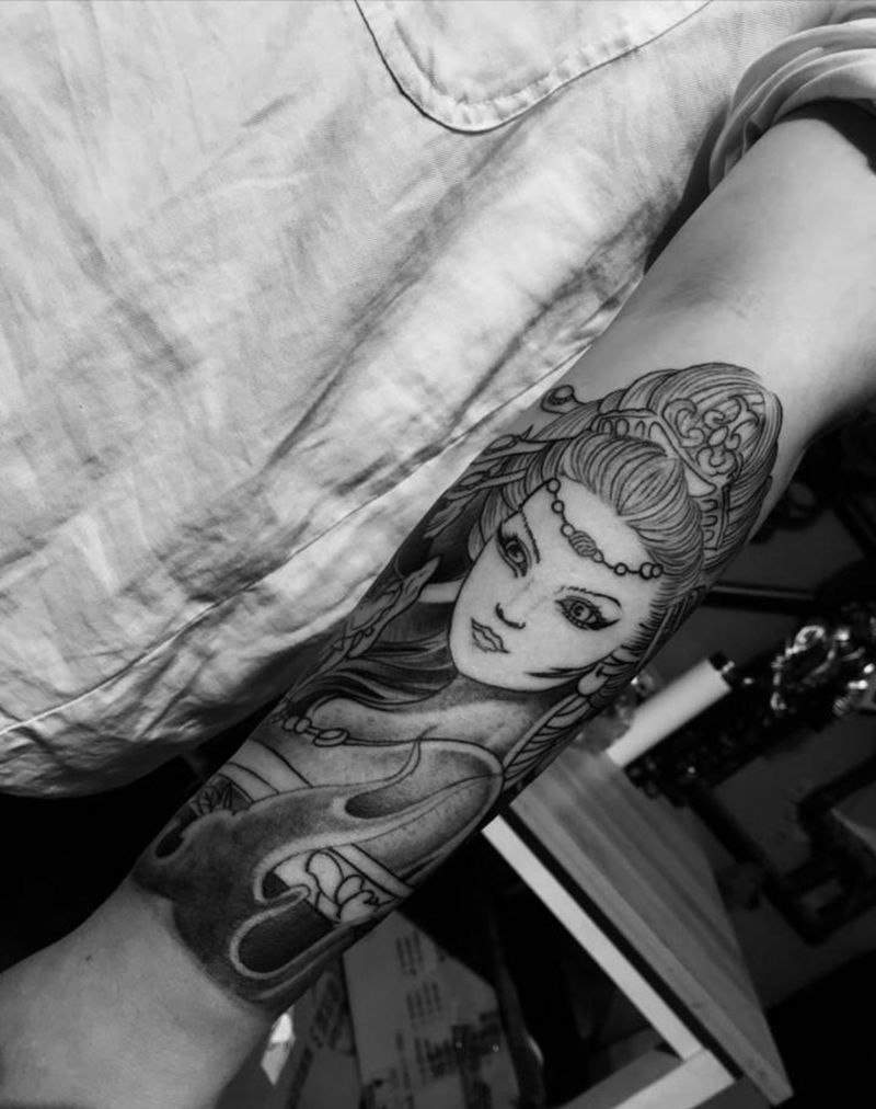 艺妓纹身图片_手臂新传统纹身图案