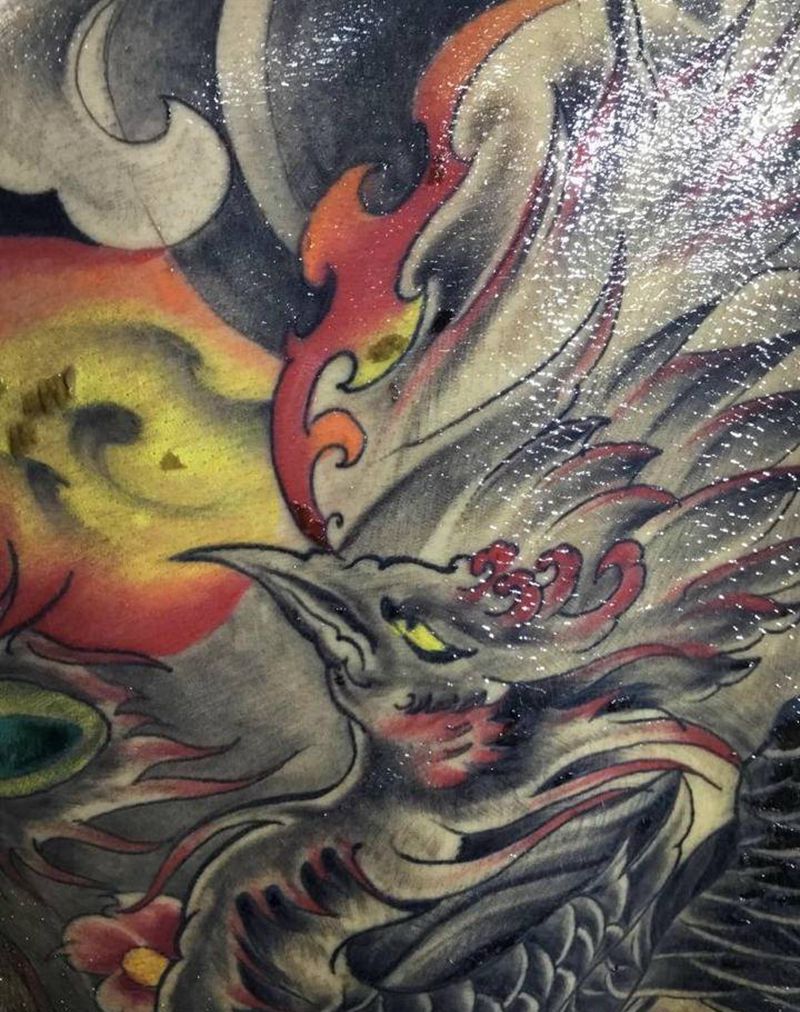 满背凤凰纹身图片_背部肩部新传统纹身图案