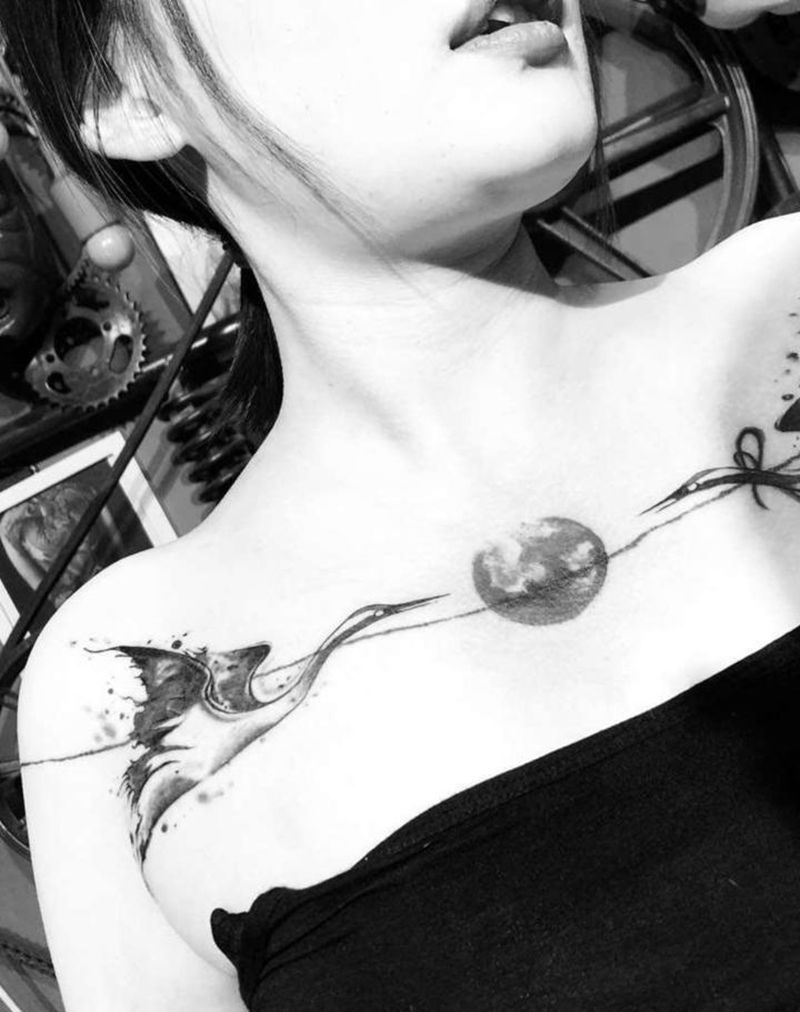 遮盖纹身图片_肩部胸部水墨新传统纹身图案