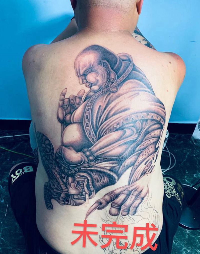 伏魔罗汉纹身图片_背部欧美写实纹身图案