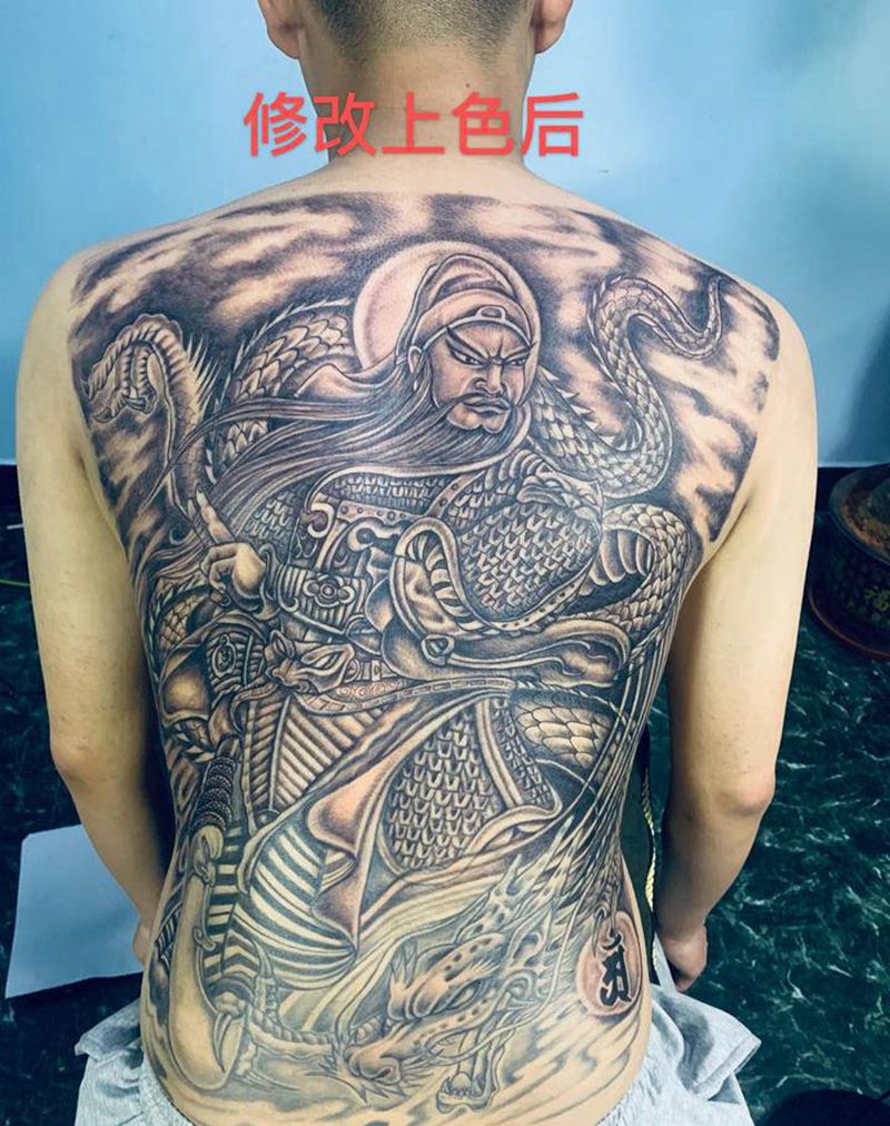 修改满背纹身图片_背部老传统纹身图案