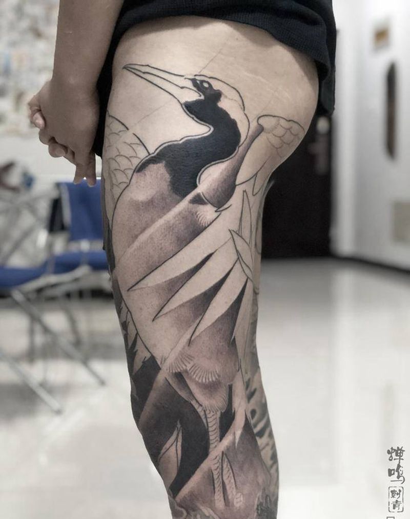 鹤纹身图片_腿部新传统纹身图案