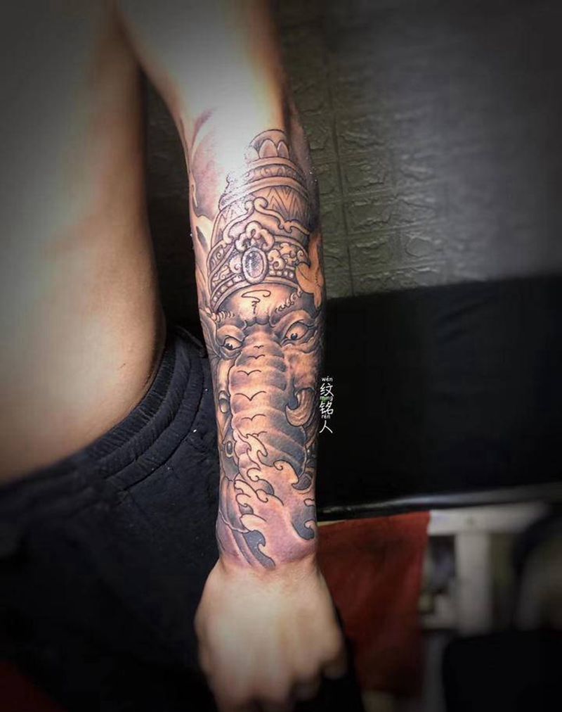 象神纹身图片_手臂新传统纹身图案