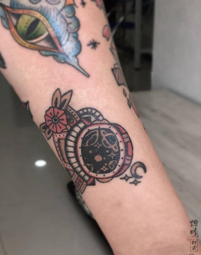 太空人儿纹身图片_手臂Old School纹身图案