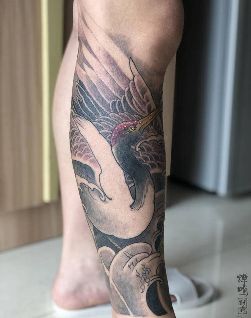 鹤纹身图片_腿部新传统纹身图案