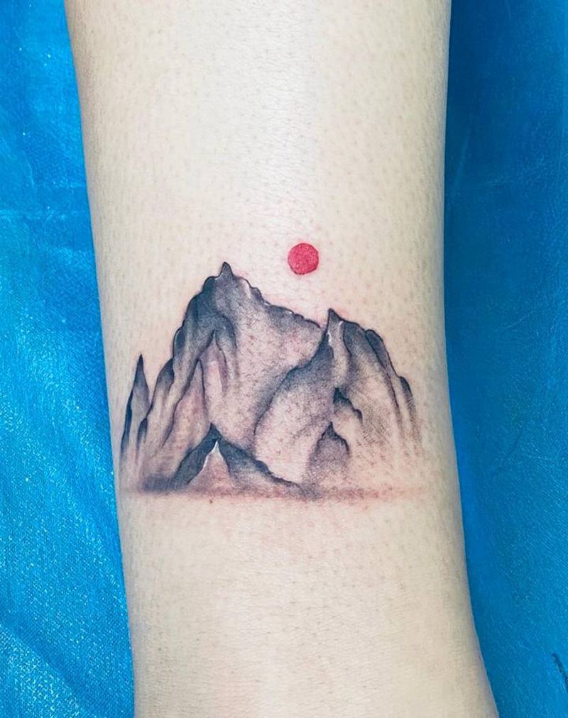 一对小情侣纹身图片_手臂老传统纹身图案