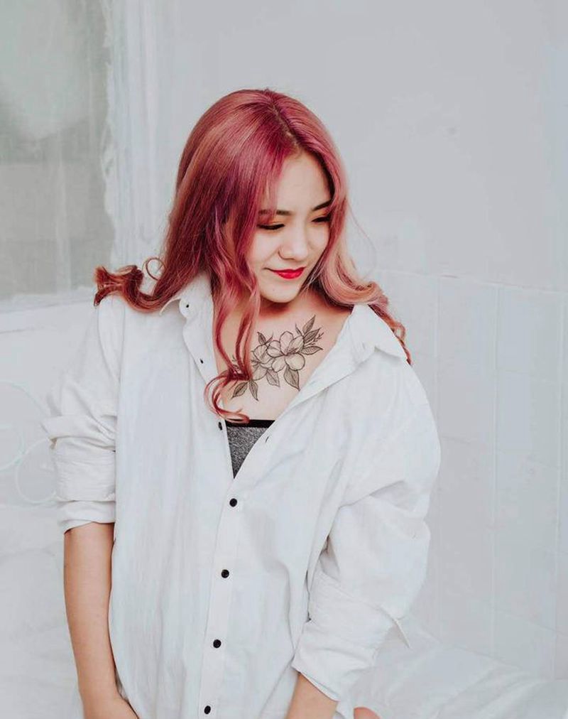 素花纹身图片_颈部老传统纹身图案