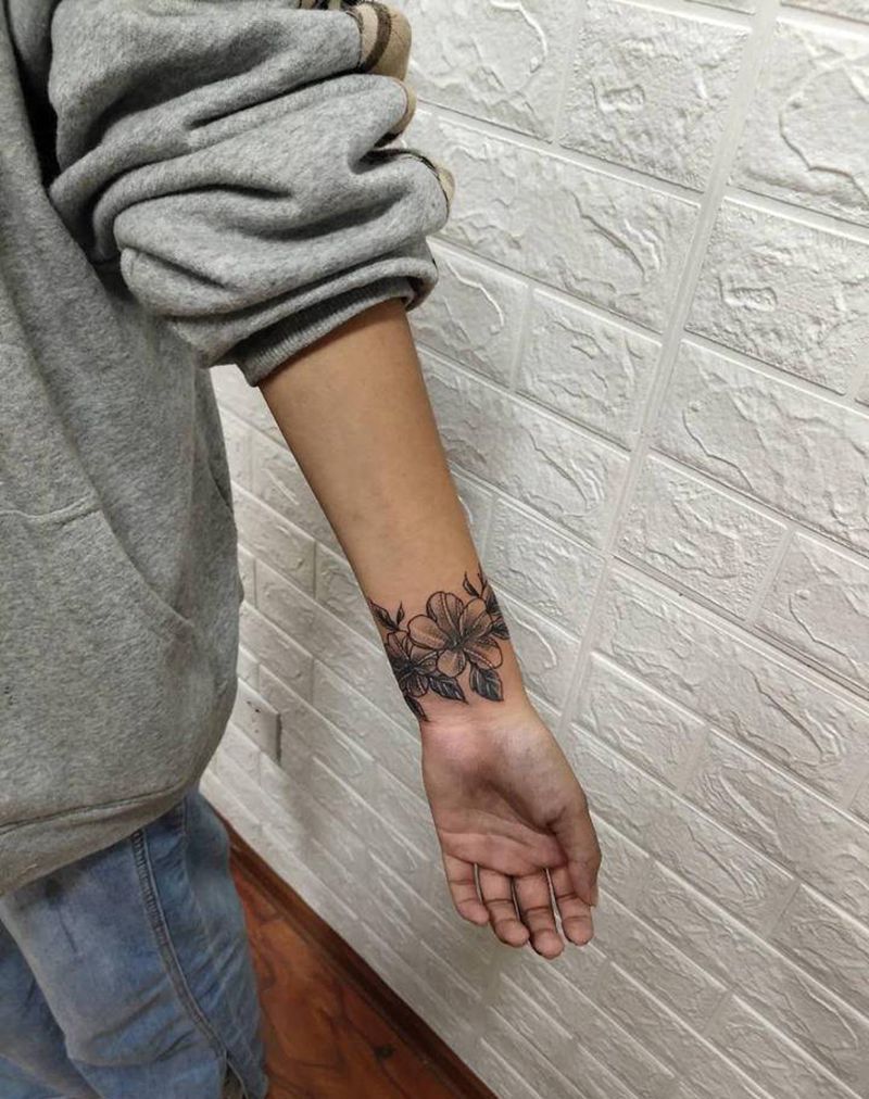 素花纹身图片_手臂老传统纹身图案