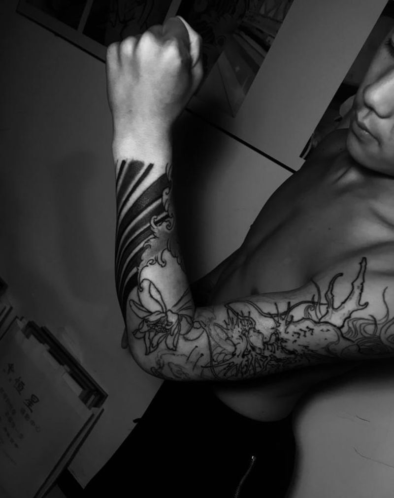 新传统花臂纹身图片_手臂纹身图案