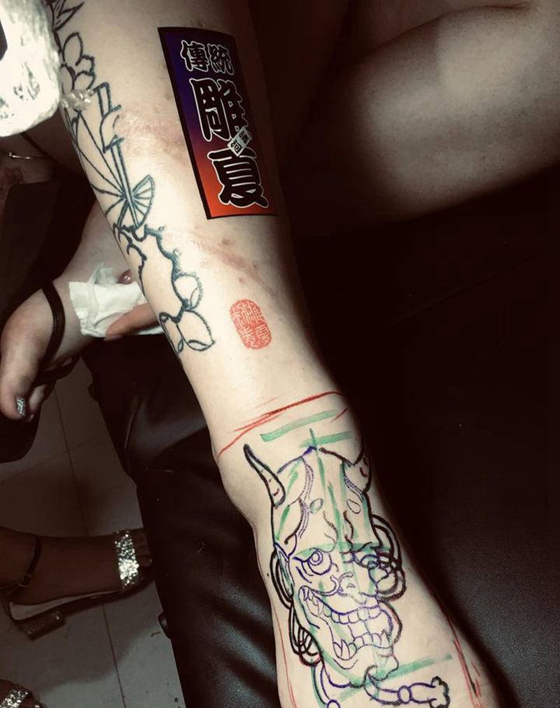 脚背般若纹身图片_脚部老传统纹身图案