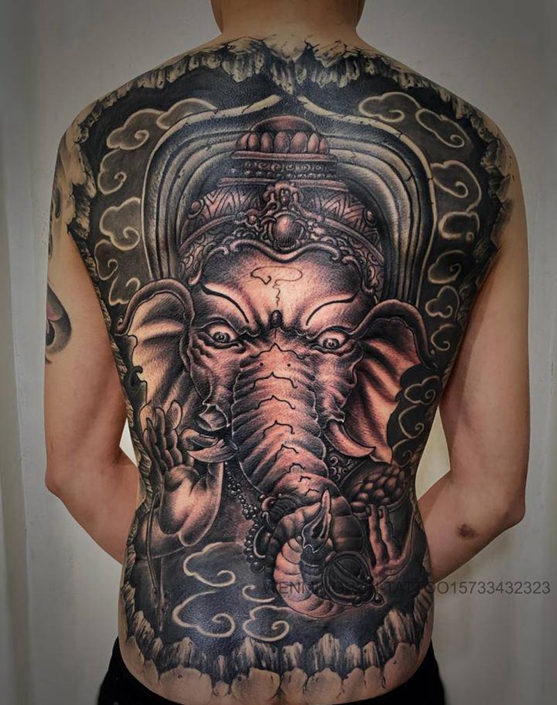 后背满背象神石裂纹身图片_背部新传统纹身图案