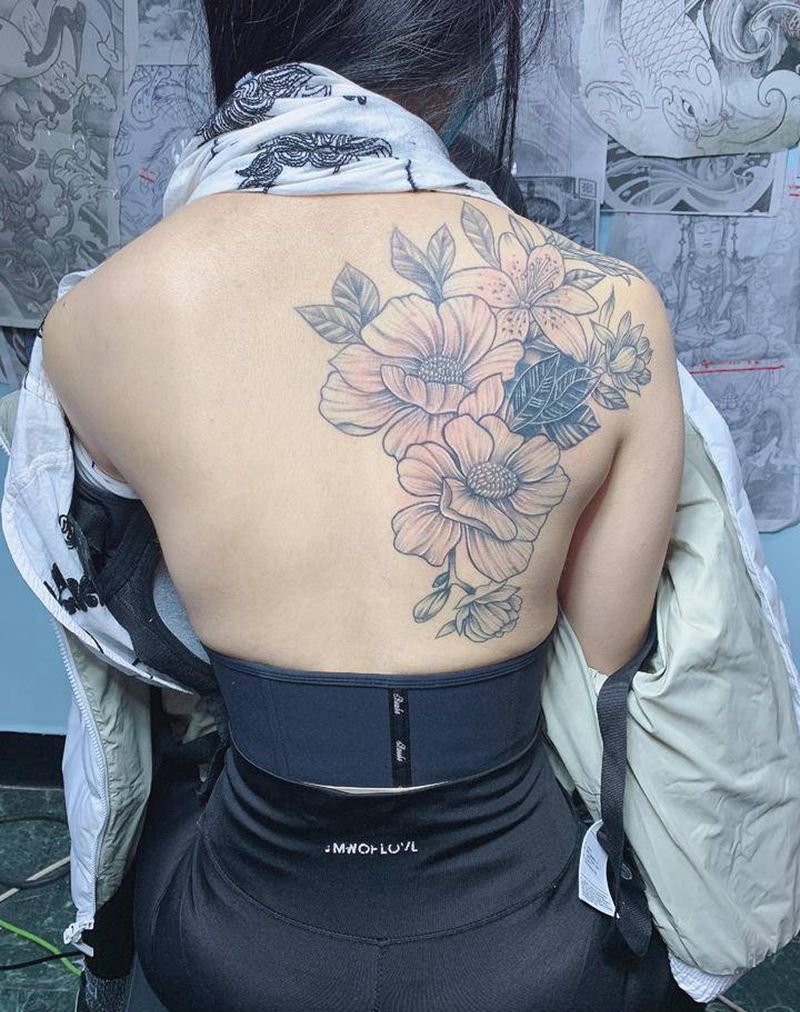 素花遮盖纹身图片_肩部点刺素花纹身图案