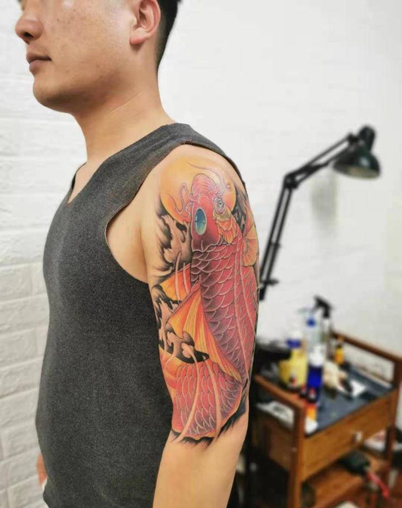 遮盖鱼纹身图片_肩部老传统纹身图案