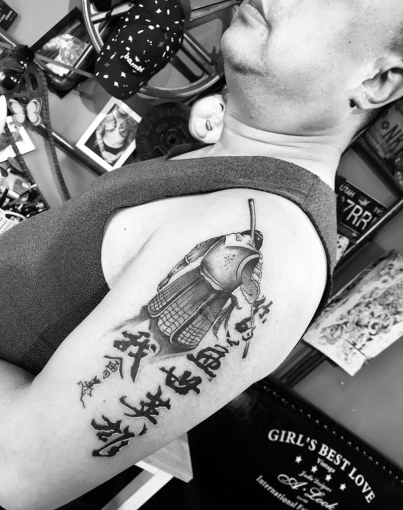 盖世英雄纹身图片_肩部手臂新传统水墨纹身图案