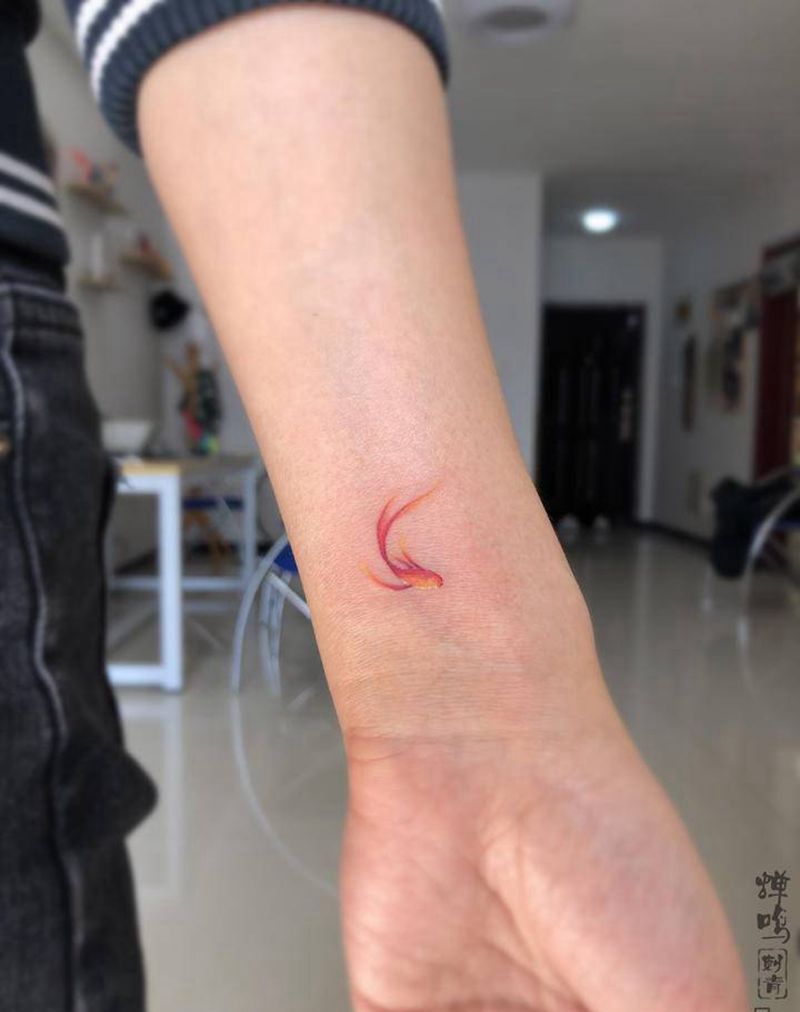 小金鱼纹身图片_手臂新传统纹身图案