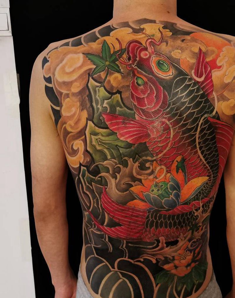 满背鱼(遮盖)纹身图片_背部老传统纹身图案