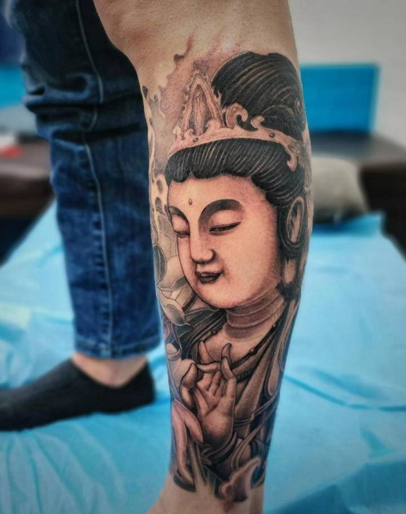 大势至菩萨(抱小腿)纹身图片_腿部老传统纹身图案