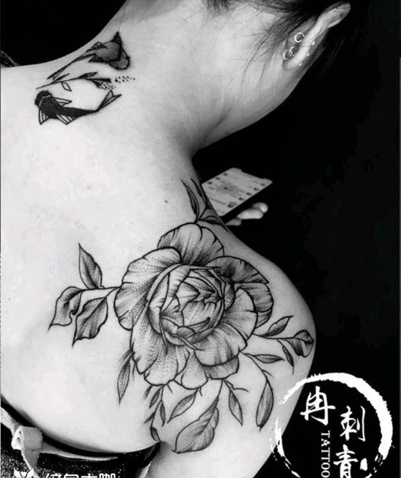 素花纹身图片_肩部背部点刺纹身图案