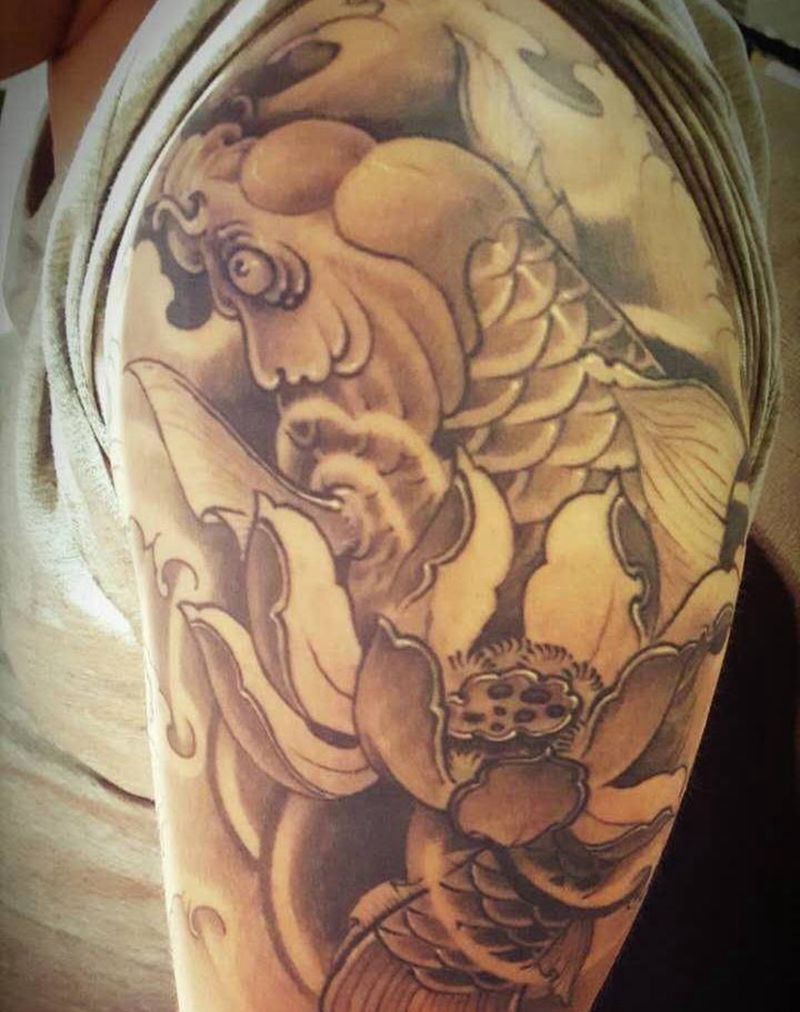 鲤鱼莲花纹身图片_成品手臂传统动物植物原创纹身图案