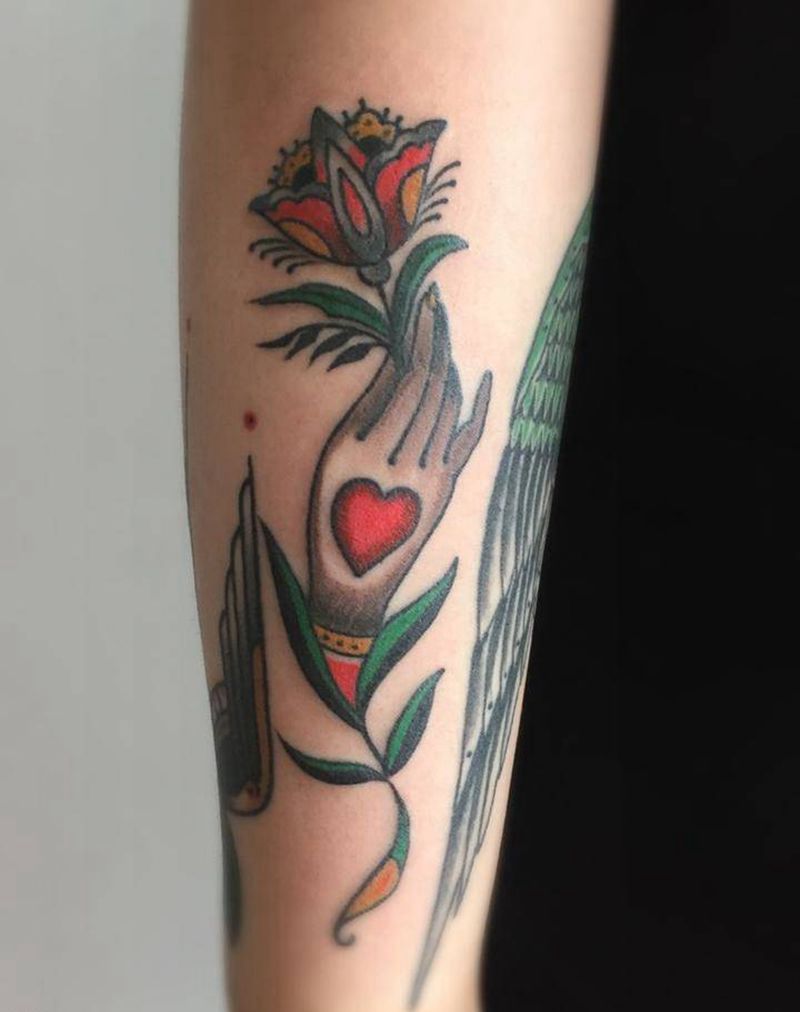 old school小花纹身图片_成品手臂欧美清新动物静物纹身图案