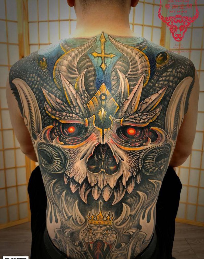 骷髅纹身图片_背部欧美写实纹身图案