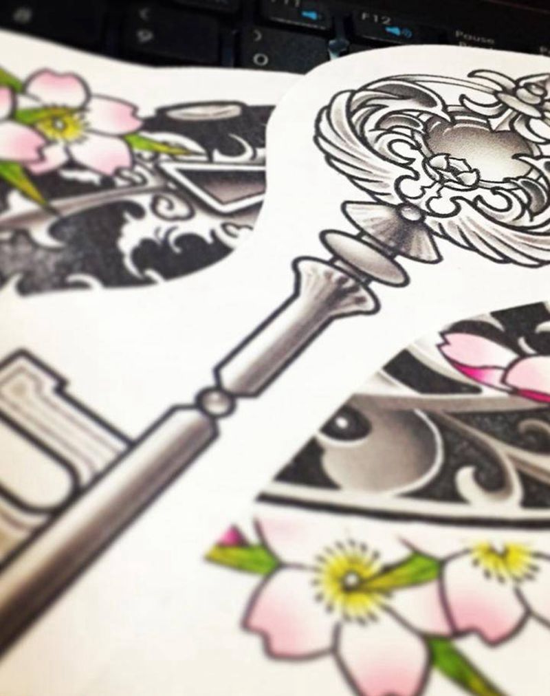 钥匙和锁纹身图片_手稿手臂背部腿部欧美清新写实静物原创纹身图案