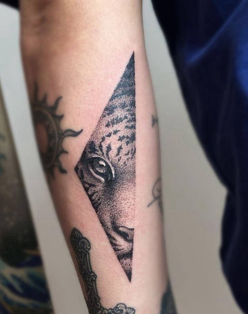 虎纹身图片_成品手臂清新动物图腾纹身图案